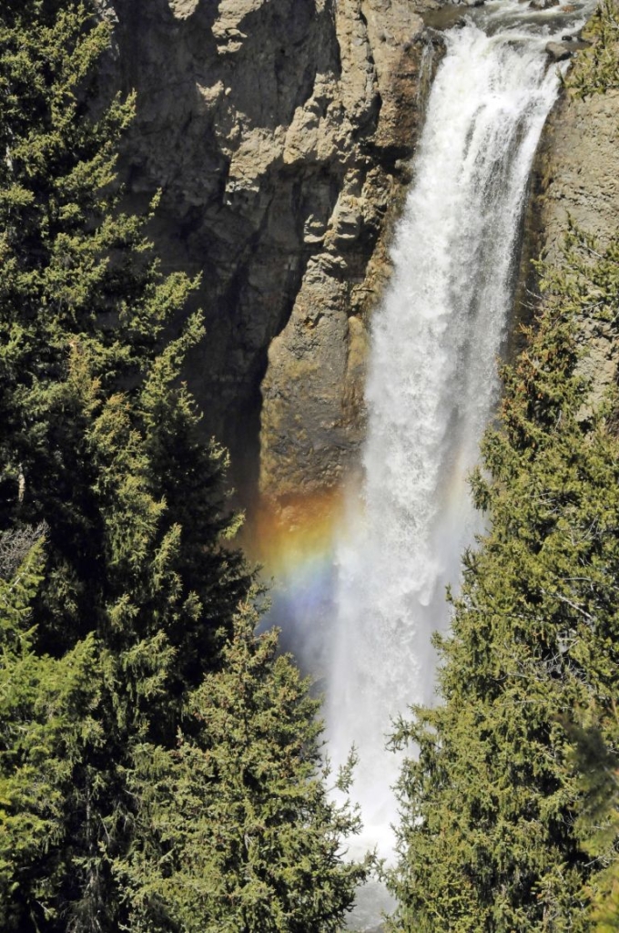 Trail Mix: 12 Awesome Day Hikes in Yellowstone 2