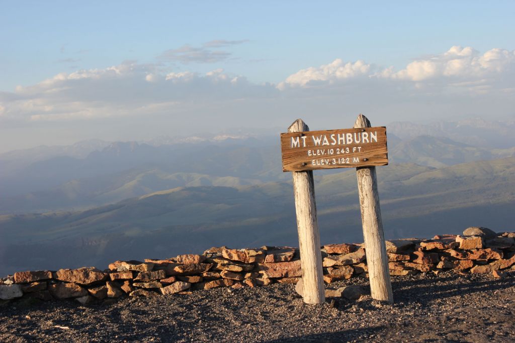 Trail Mix: 12 Awesome Day Hikes in Yellowstone 7