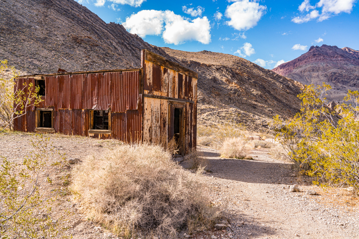 Abandoned building in the ghost town of Leadfield along Titus Canyon Road in Death Valley National Park