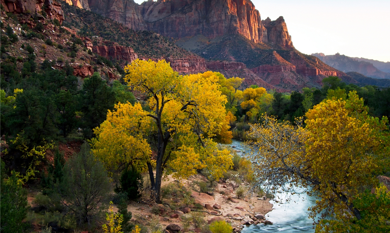 Xanterra Travel Collection® Expands Presence in Grand Canyon Region with Acquisition of New Hotel in Tusayan, AZ