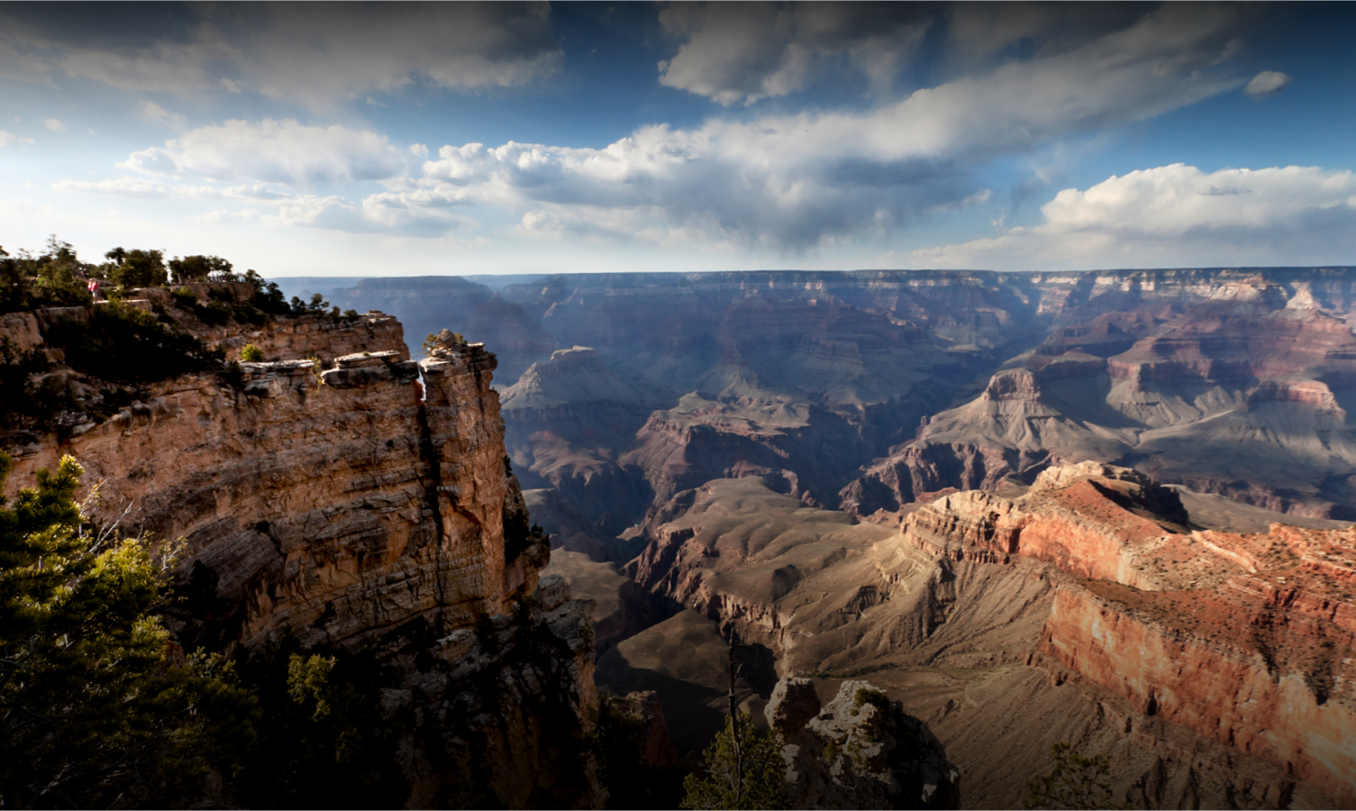 Sweeping view of the Grand Canyon