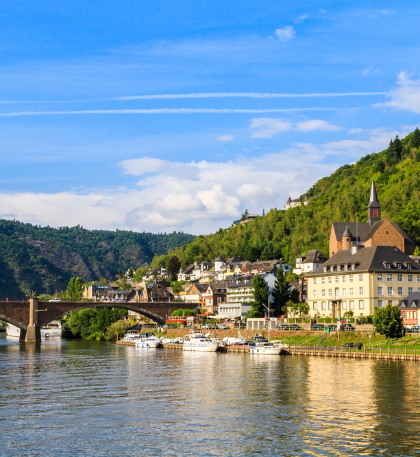 Top Waterside Towns to Write Home About