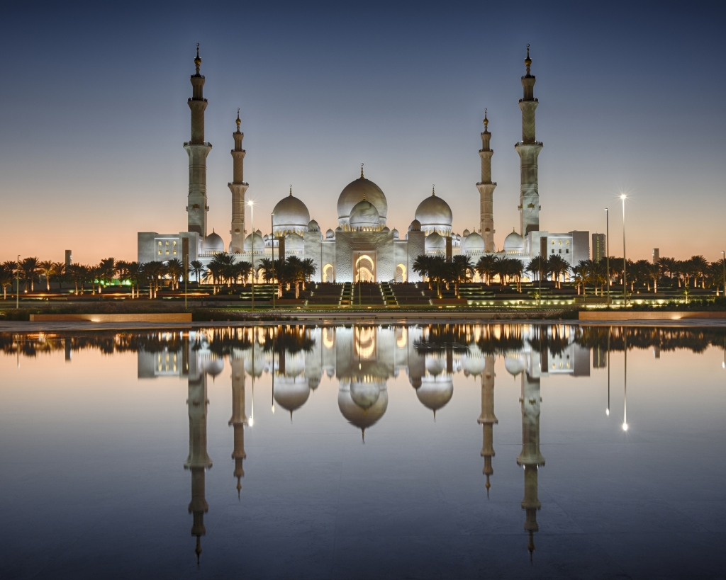 Images of Sheikh Zayed Grand Mosque during different times of the day