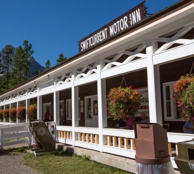 Swiftcurrent Motor Inn & Cabins