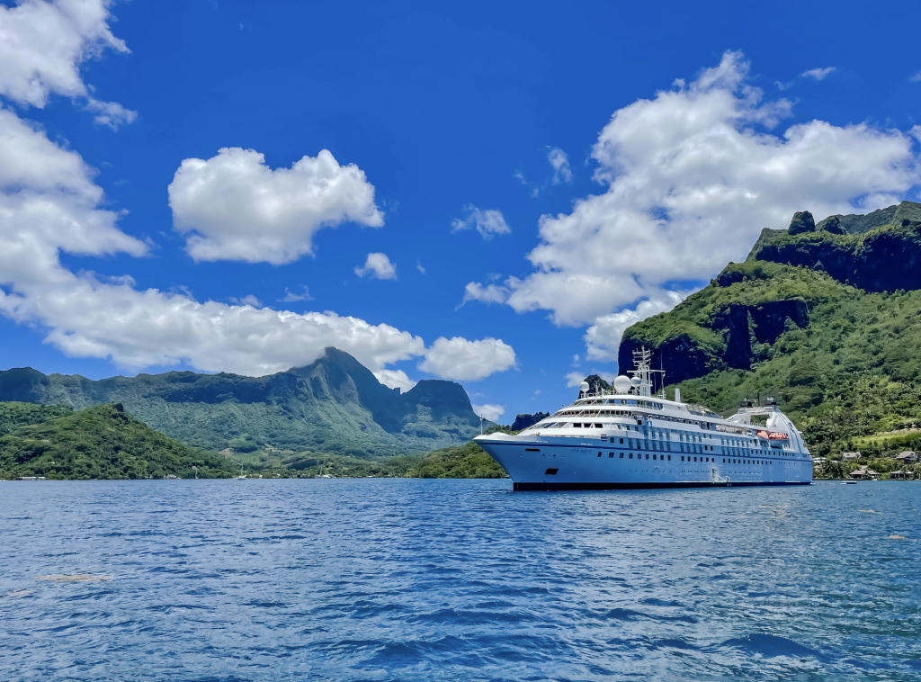 Bora Bora. Moorea. Tahiti. The Romance of the South Pacific is Calling. 9