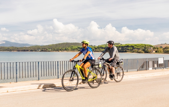 Cyclists in Tuscany