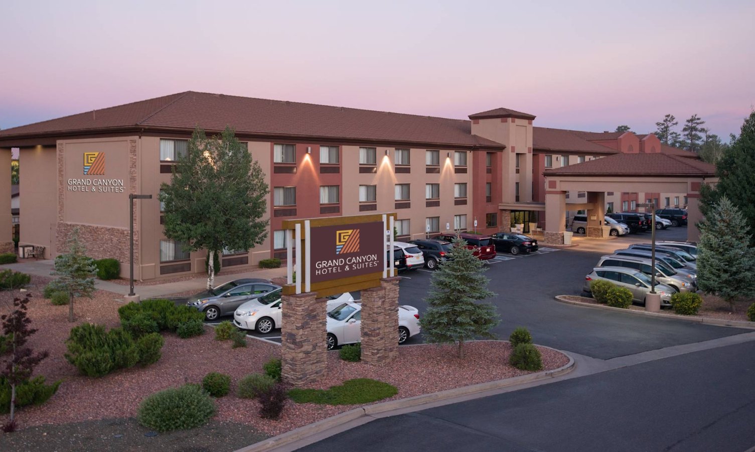 Grand Canyon Hotel & Suites