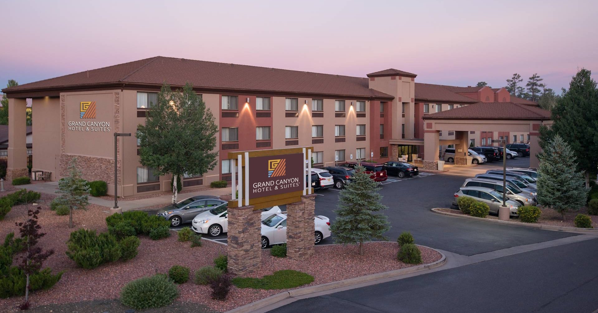 Grand Canyon Hotel & Suites