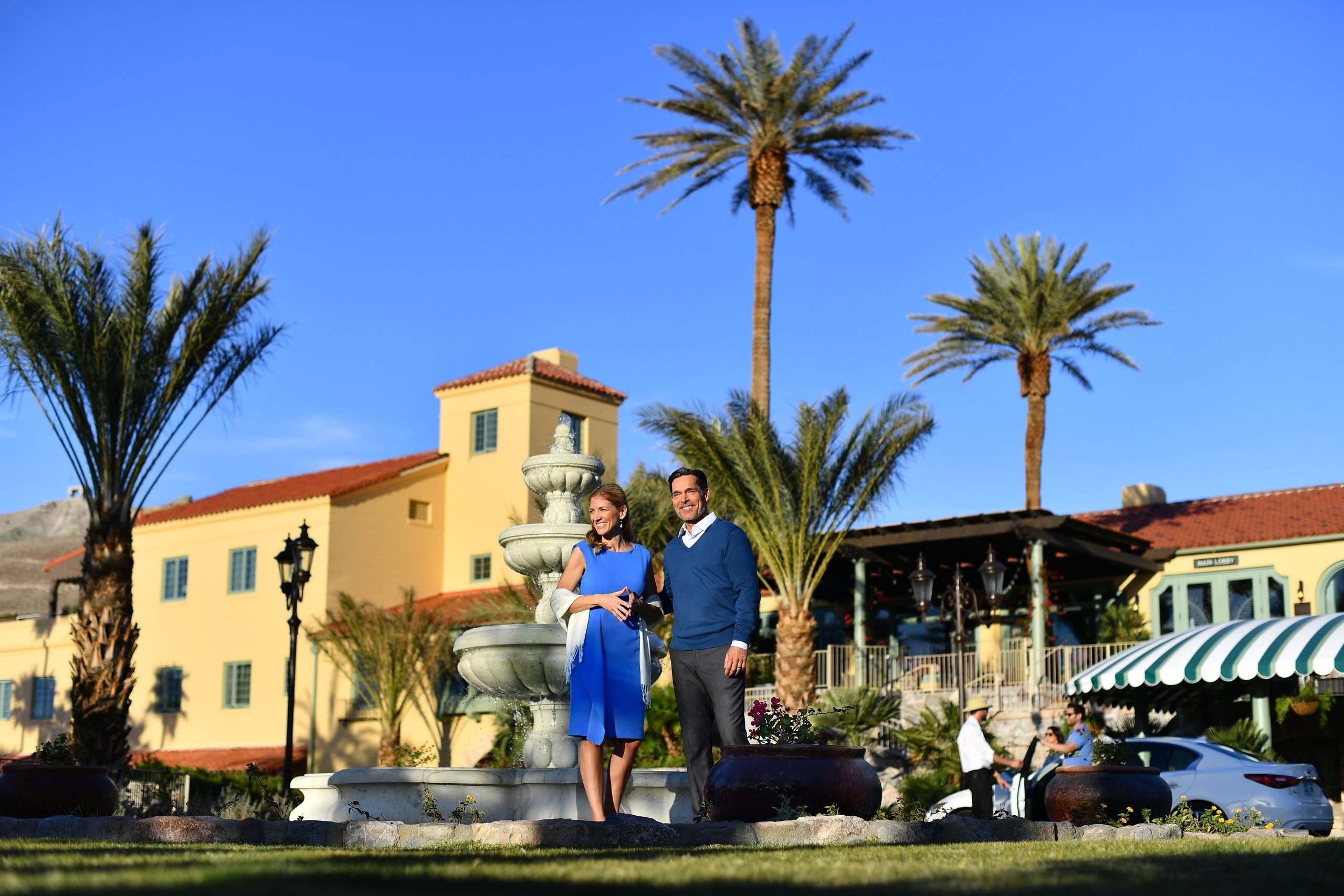 Oasis Inn Fountain Couple